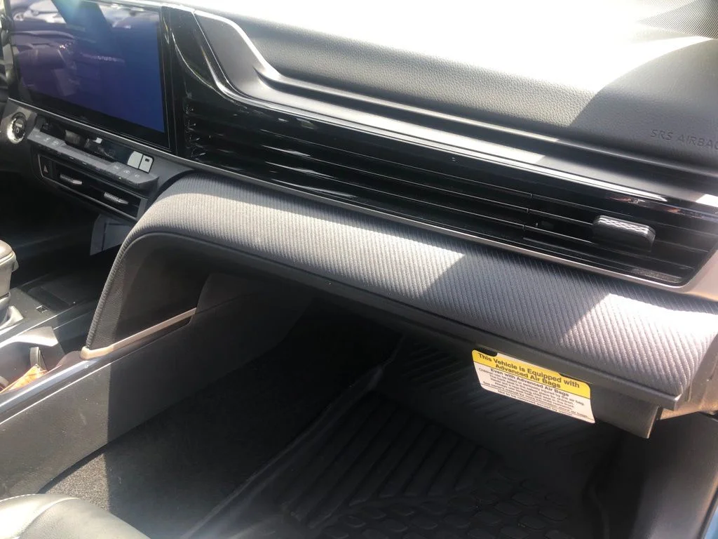 Used 2025  Toyota SE image 32