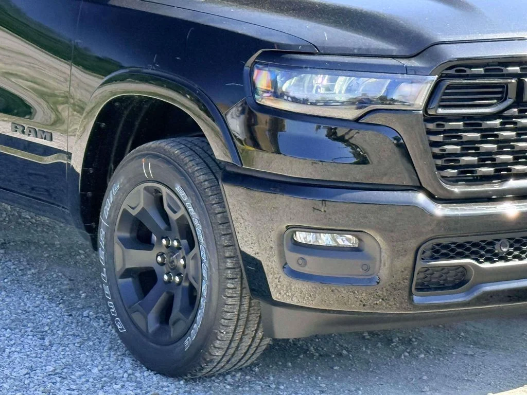 New 2026 Diamond Black Crystal Pearlcoat RAM Big Horn/Lone Star image 4