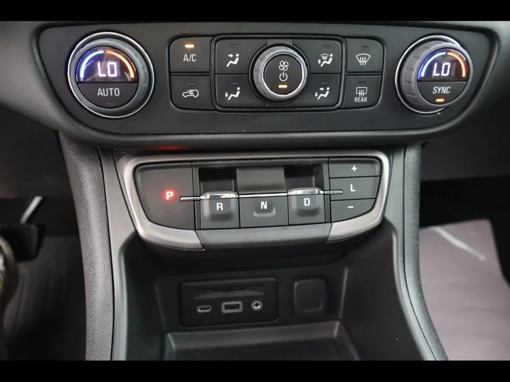 Used 2022 Black GMC AT4 image 17
