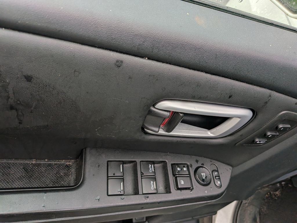 Used 2012 White Honda Touring image 9