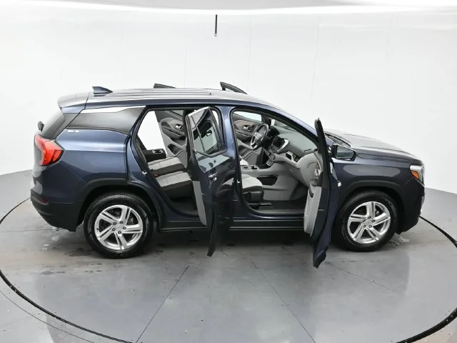 Used 2018 BLUE STEEL METALLIC GMC SLE image 44