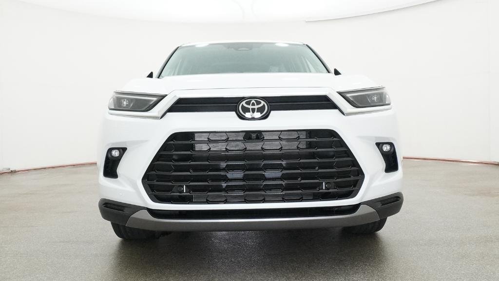 New 2026 Wind Chill Pearl Toyota Platinum image 13