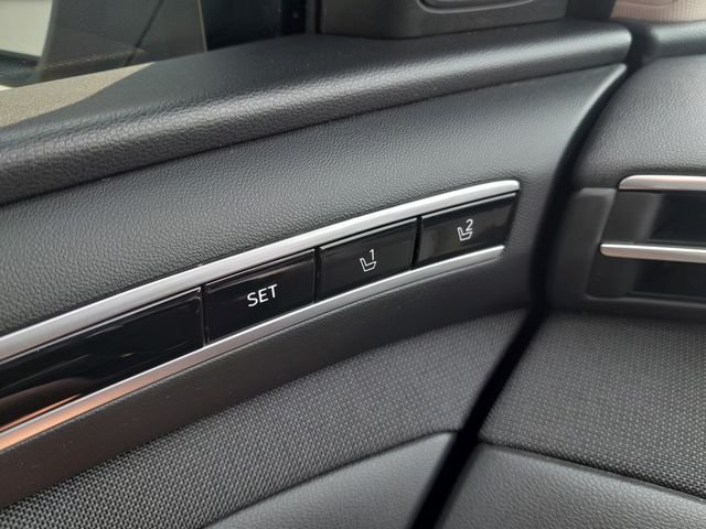 Used 2022 Silver Hyundai Limited image 36