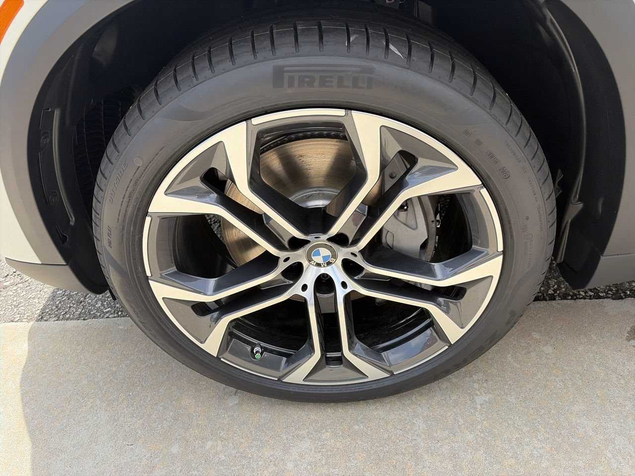 New 2026 Alpine White BMW xDrive50e image 13