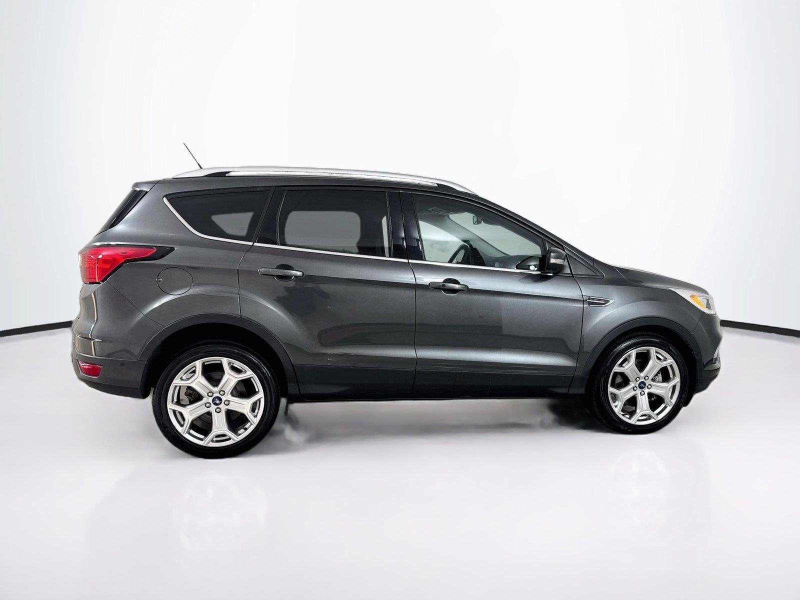 Used 2019 Magnetic Ford Titanium image 8
