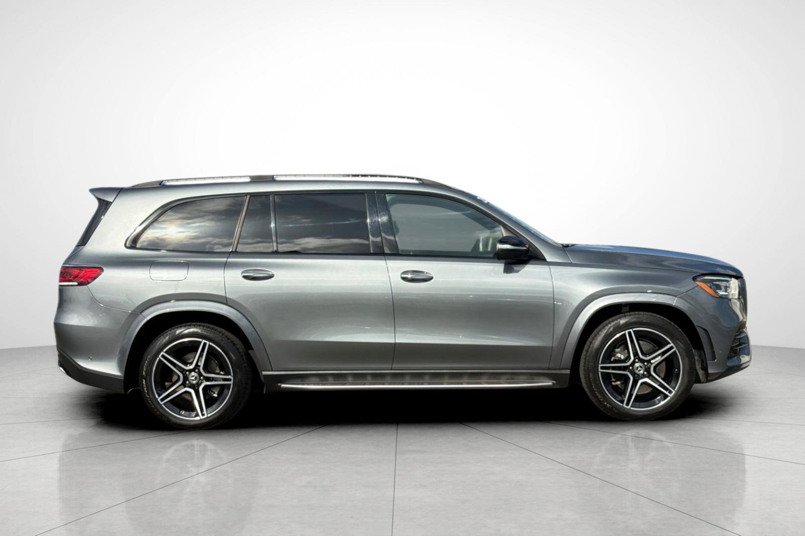 Certified Used 2022 Gray Mercedes-Benz GLS 450 image 33