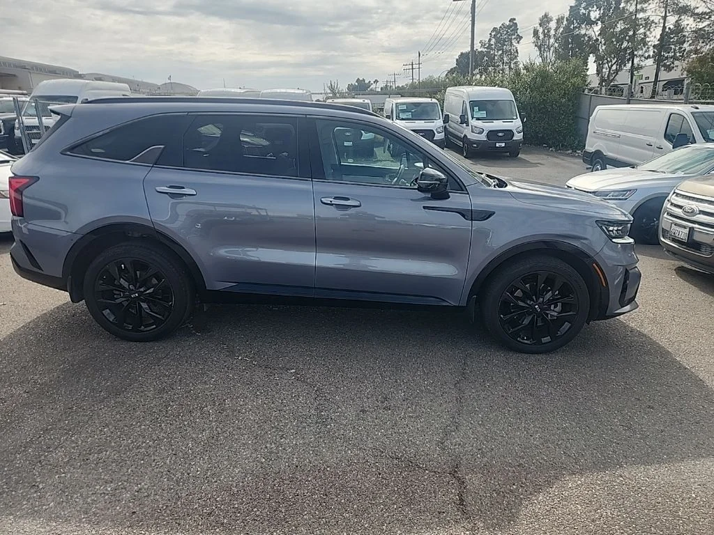 Used 2021 Silver Kia SX image 17