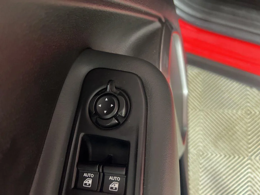 Used 2022 Colorado Red Clearcoat Jeep Latitude image 12