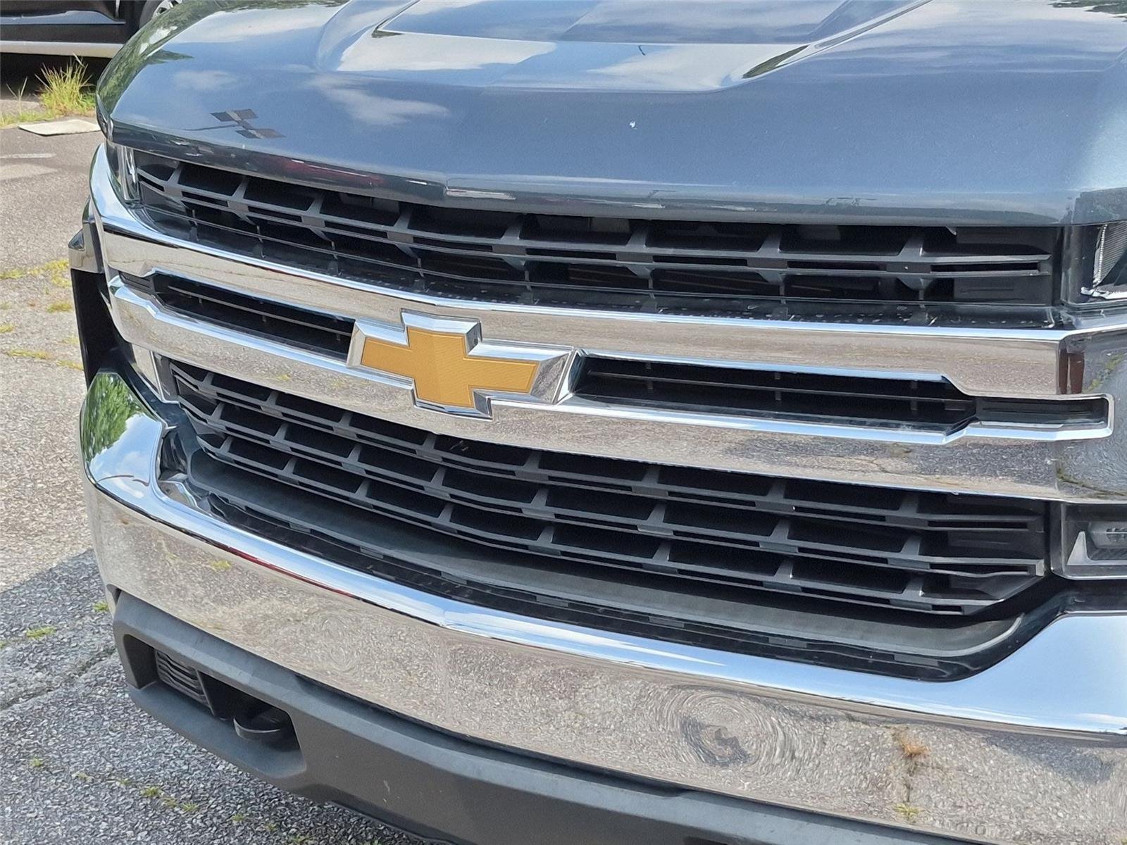 Used 2019 Shadow Gray Metallic Chevrolet LT image 14