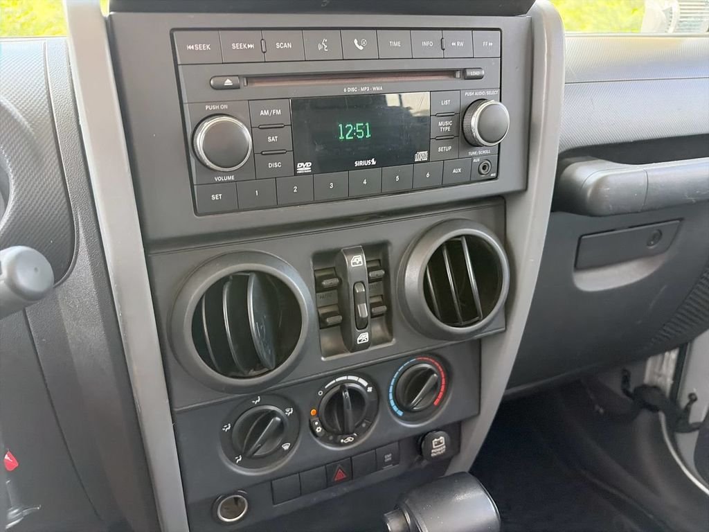 Used 2008 Silver Jeep Unlimited X image 16