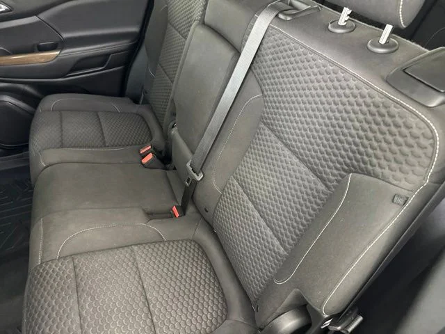 Used 2019 White GMC SLE-2 image 24