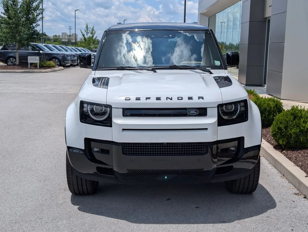 New 2026 Fuji White Land Rover X-Dynamic SE image 10