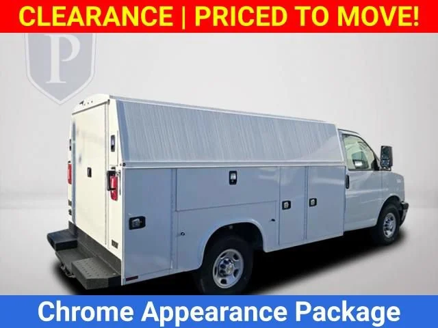 New 2025 Summit White Chevrolet 1WT image 6