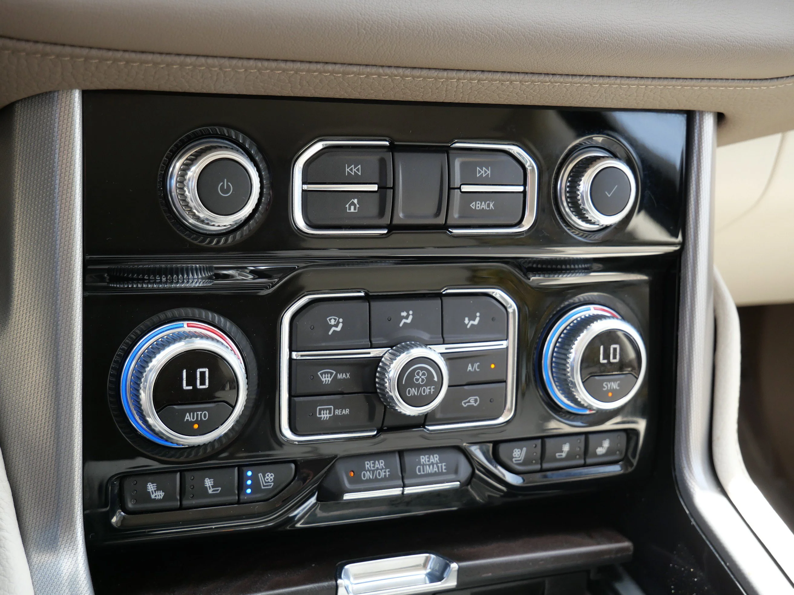 2024 GMC Yukon XL Denali - Photo 19