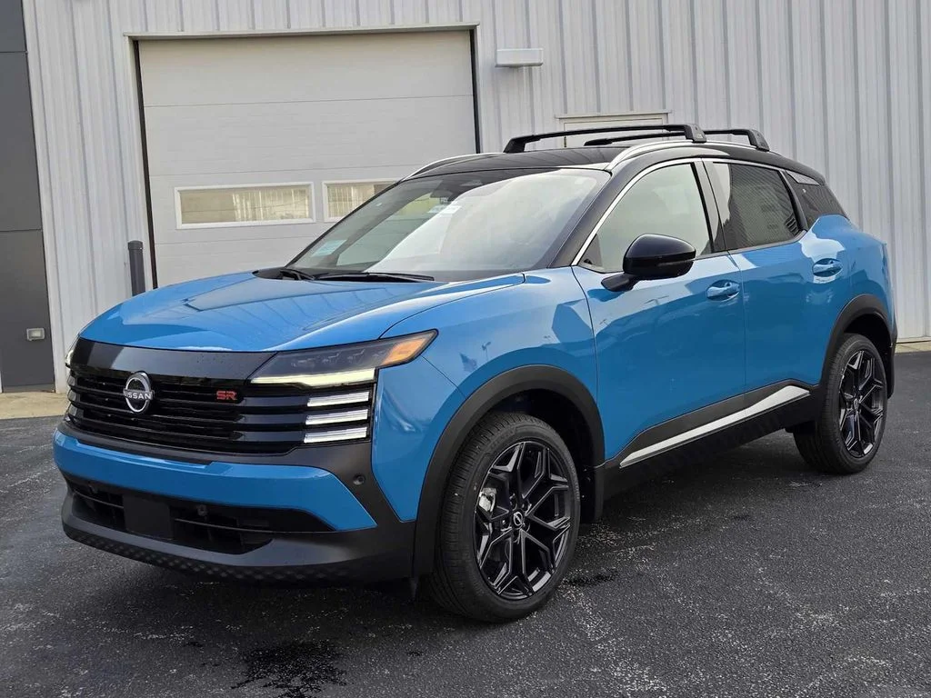 New 2026 Arctic Ice Blue Metallic / Super Black Two-tone Nissan SR image 4