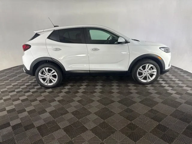 Used 2022 White Buick Preferred image 4