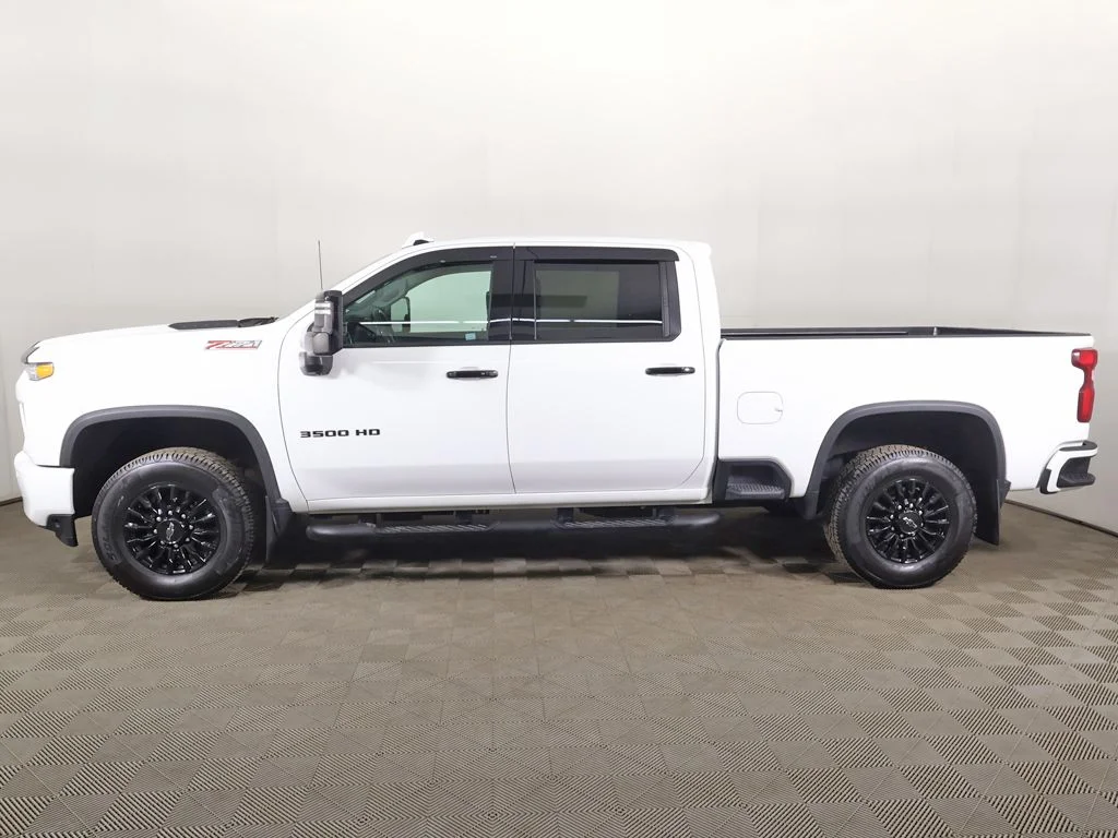 Used 2022 Summit White Chevrolet LTZ image 21