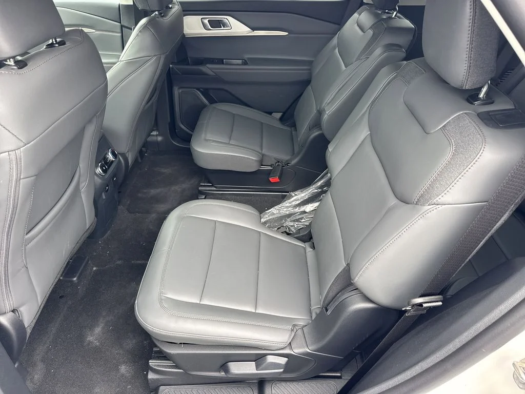 New 2026 Star White Metallic Tri-Coat Ford Active image 20