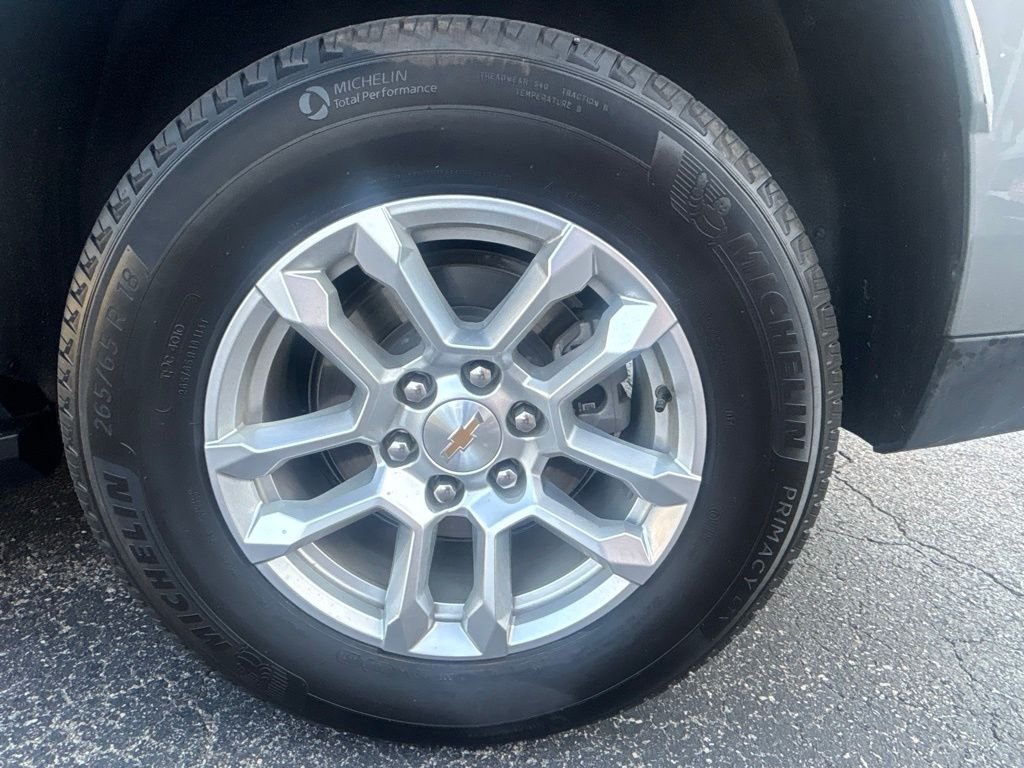 Used 2025 Gray Chevrolet LT image 28