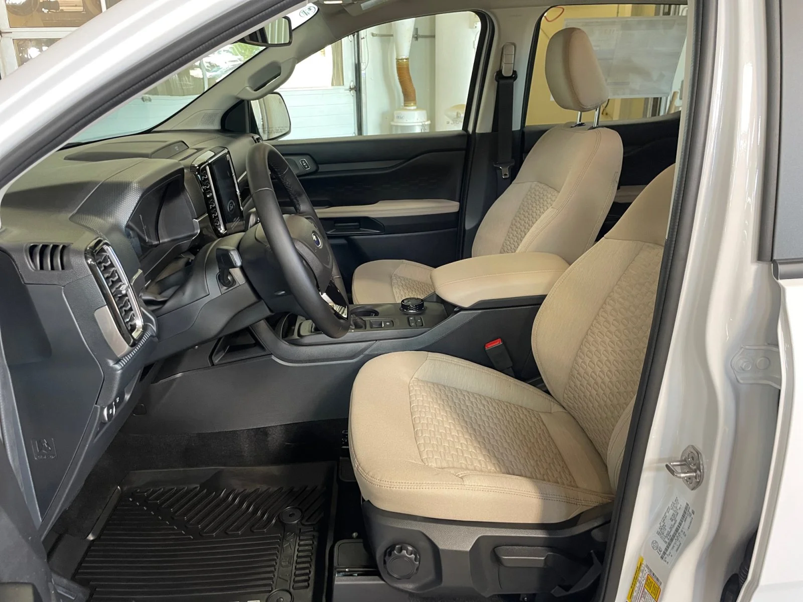 New 2026 Oxford White Ford XLT image 17