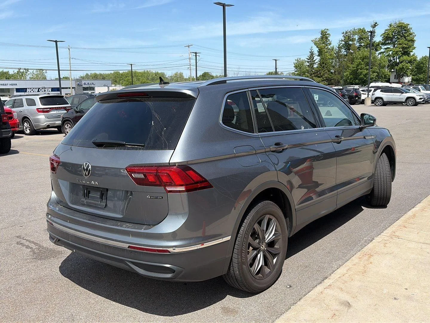 Used 2023 Platinum Gray Metallic Volkswagen SE image 16
