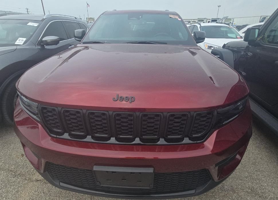Used 2024 Jeep Grand Cherokee Altitude with VIN 1C4RJHAG2RC206396 for sale in Kansas City