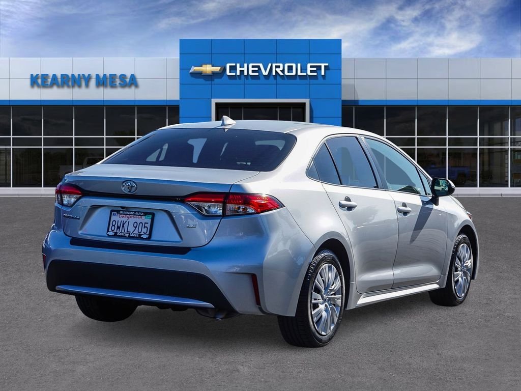 Used 2021 Silver Toyota LE image 6