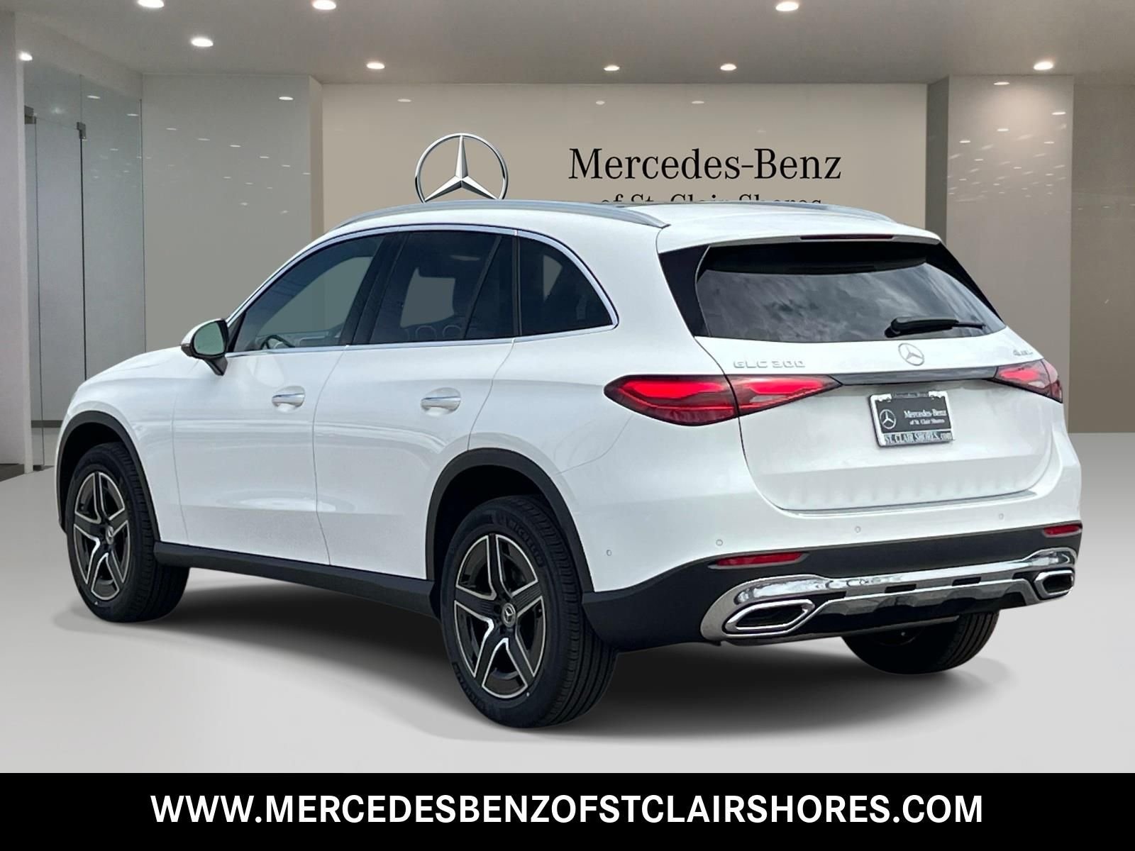 New 2026 Polar White Mercedes-Benz GLC 300 image 3