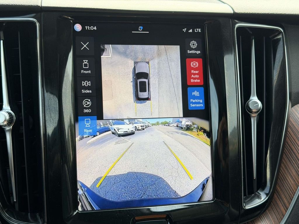 Used 2024 Black Volvo T8 Plus Dark Theme image 4