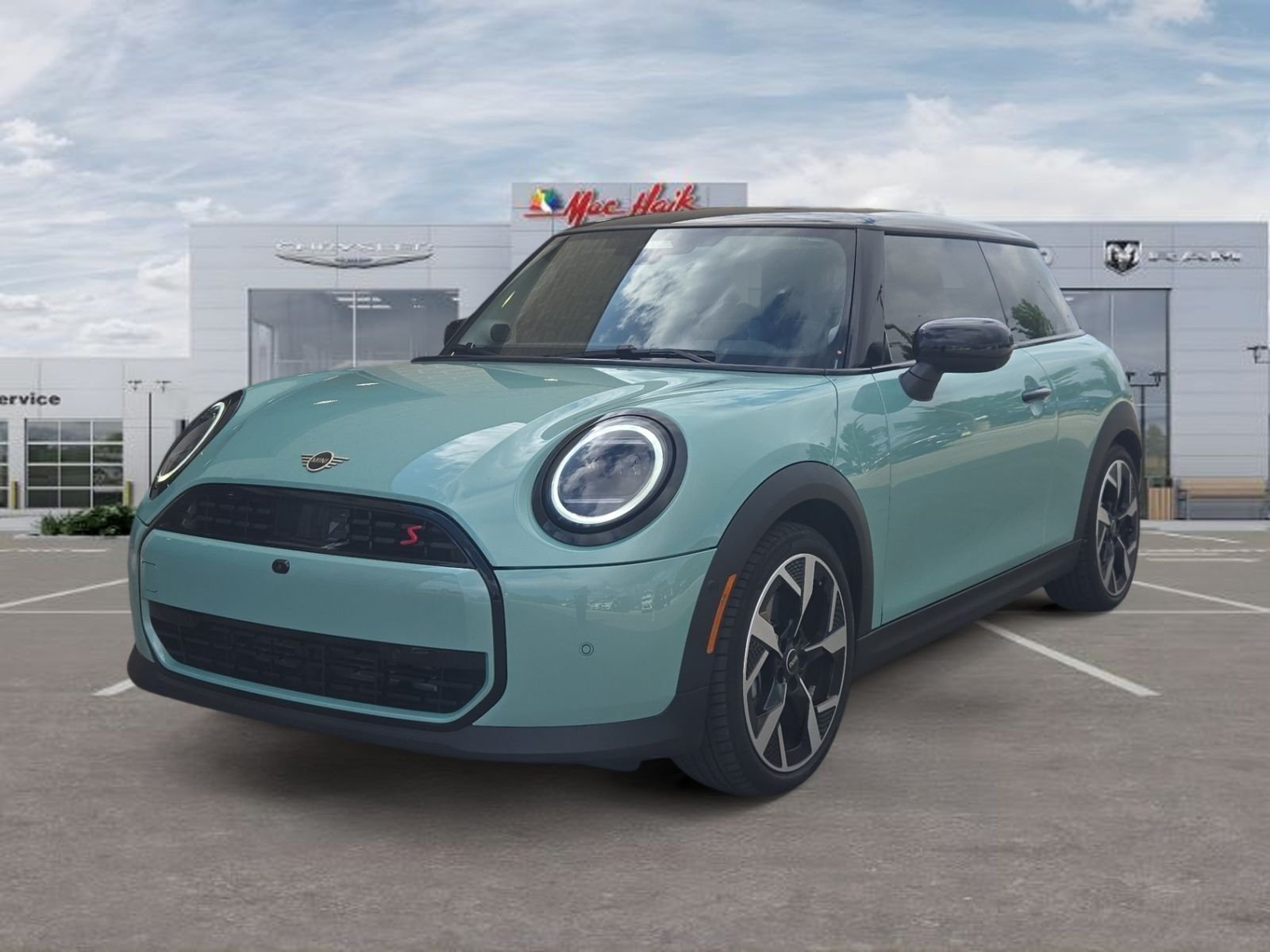 Used 2025 Green MINI  image 1