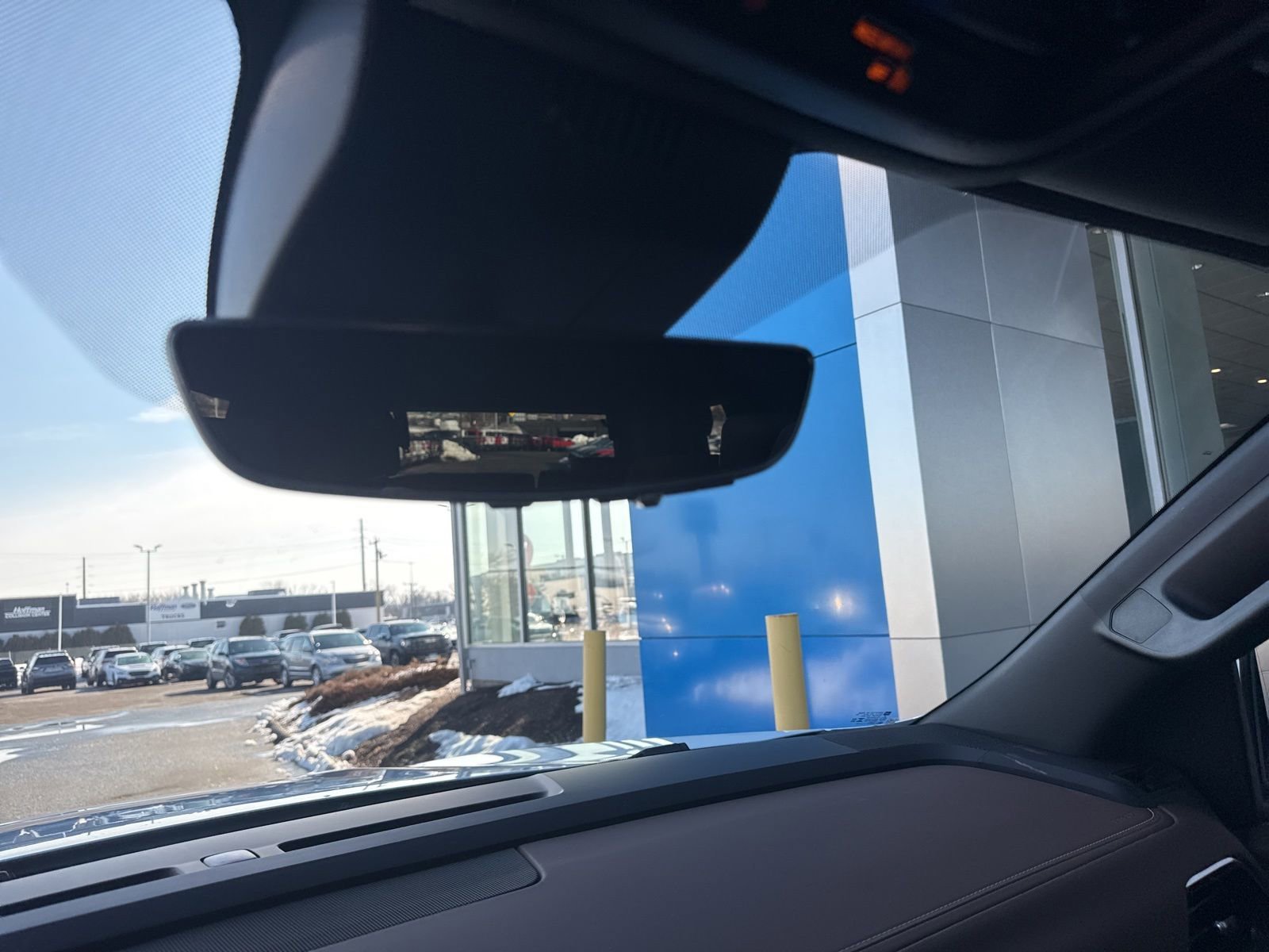 New 2026 Polar White Tricoat Chevrolet High Country Deluxe with 24in Wheels - Panoramic Sunroof - Super Cruise - Technology & Entertainment image 34