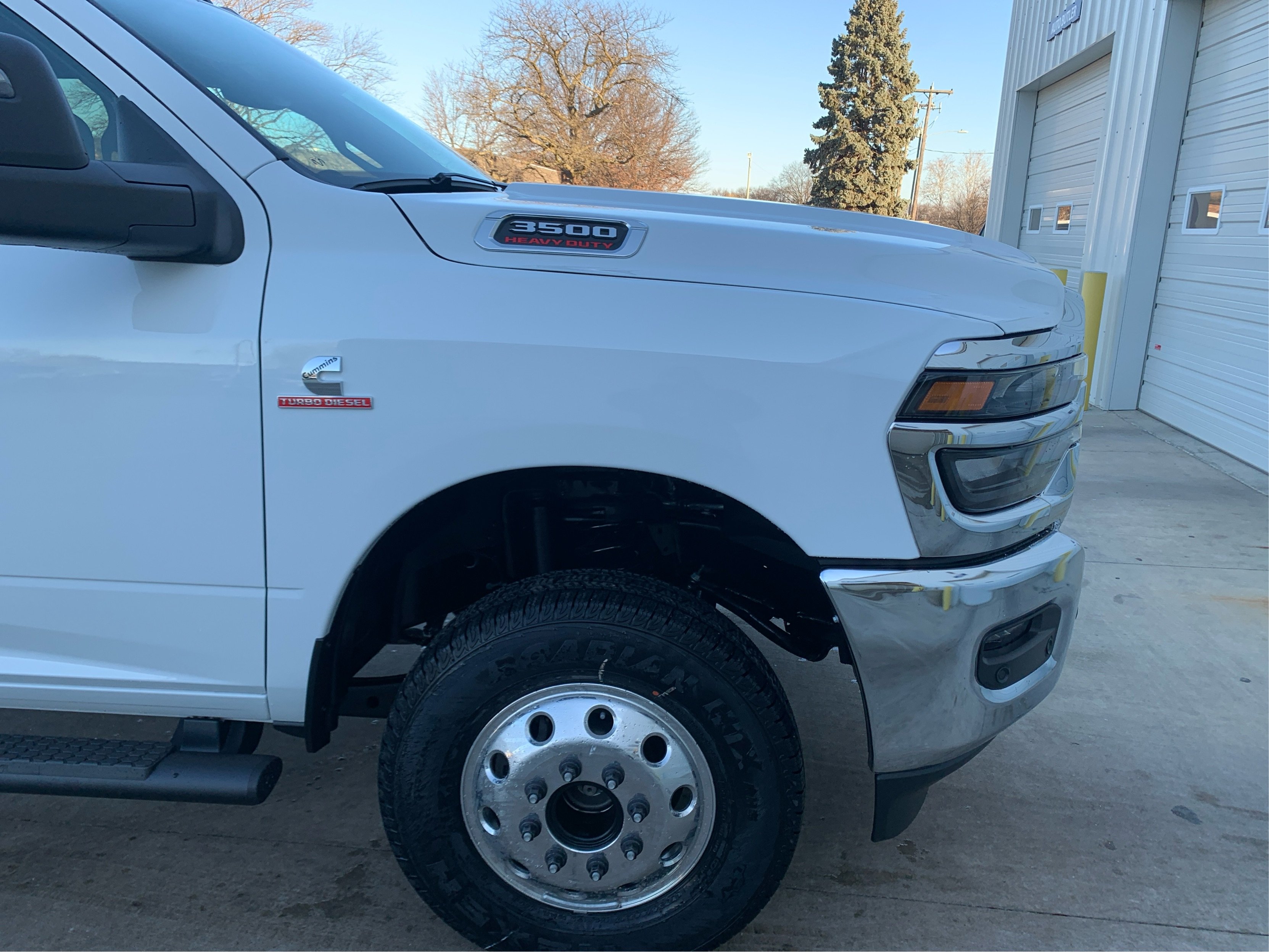 New 2026 Bright White Clear-Coat Exterior Paint RAM Tradesman image 20