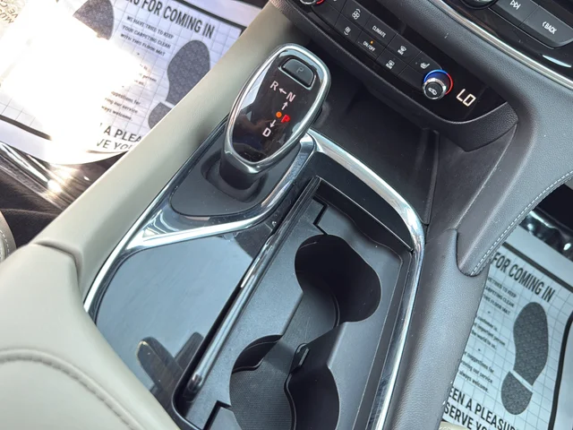 Used 2020 Red Buick Essence image 37