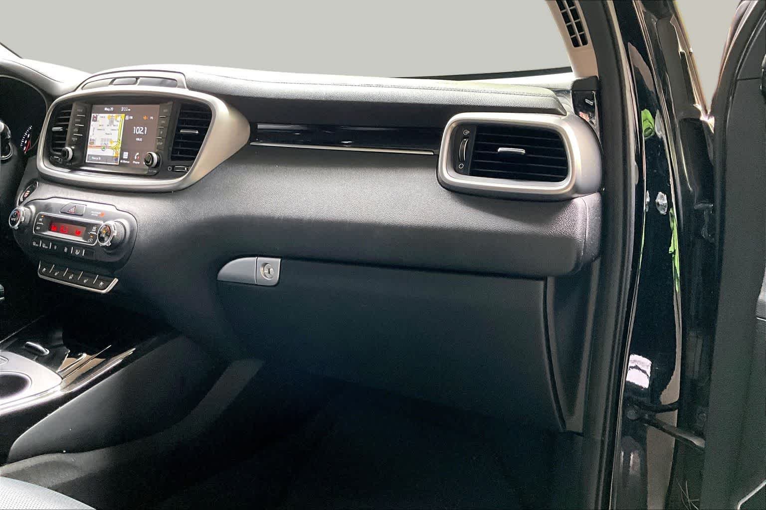 Used 2019 Ebony Black Kia SX V6 image 18