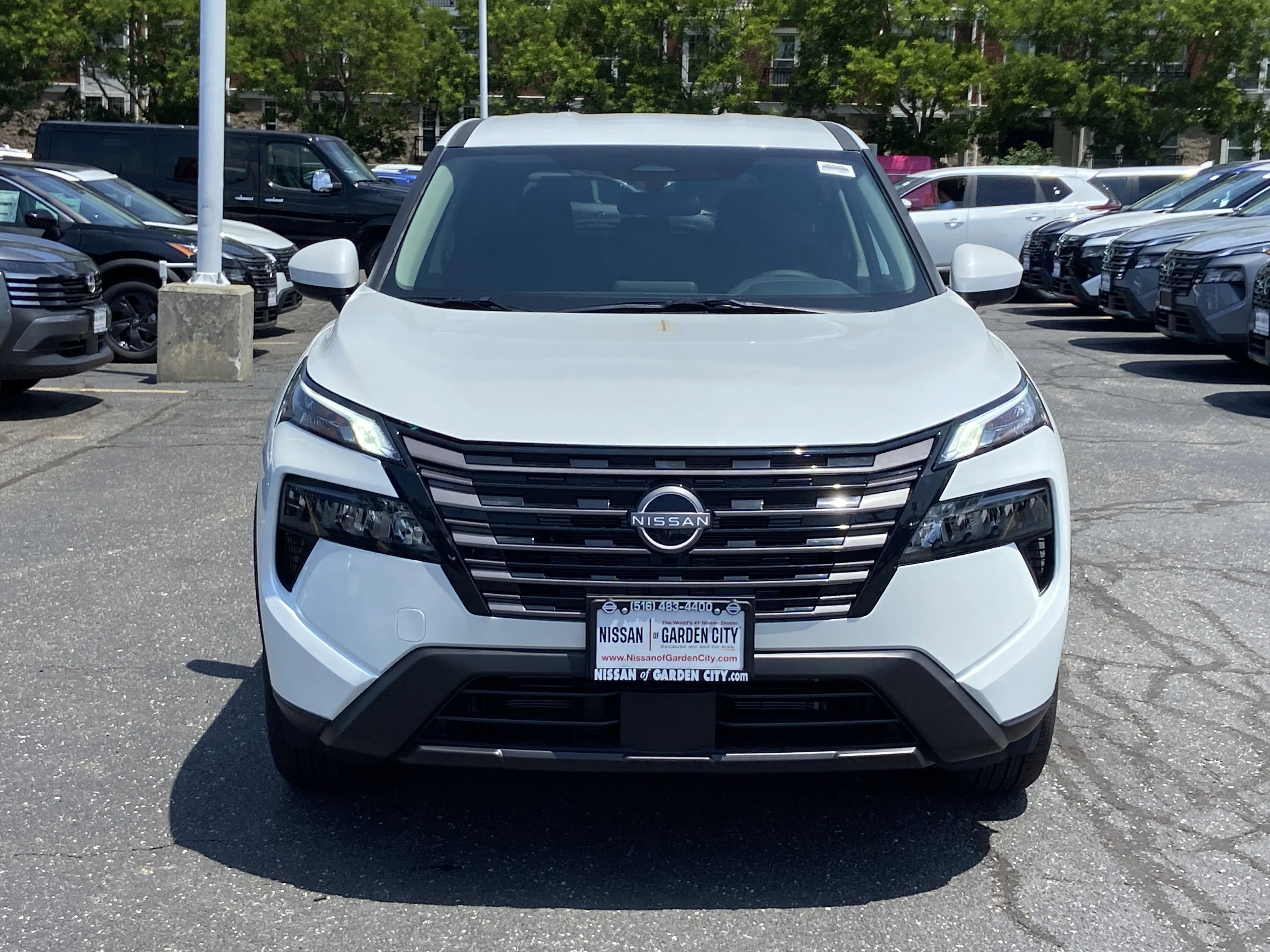 New 2026 Everest White Pearl Tricoat Nissan SV image 2