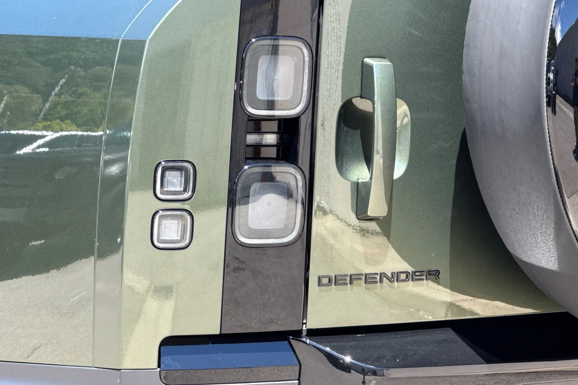 New 2026 Woolstone Green Land Rover S image 12