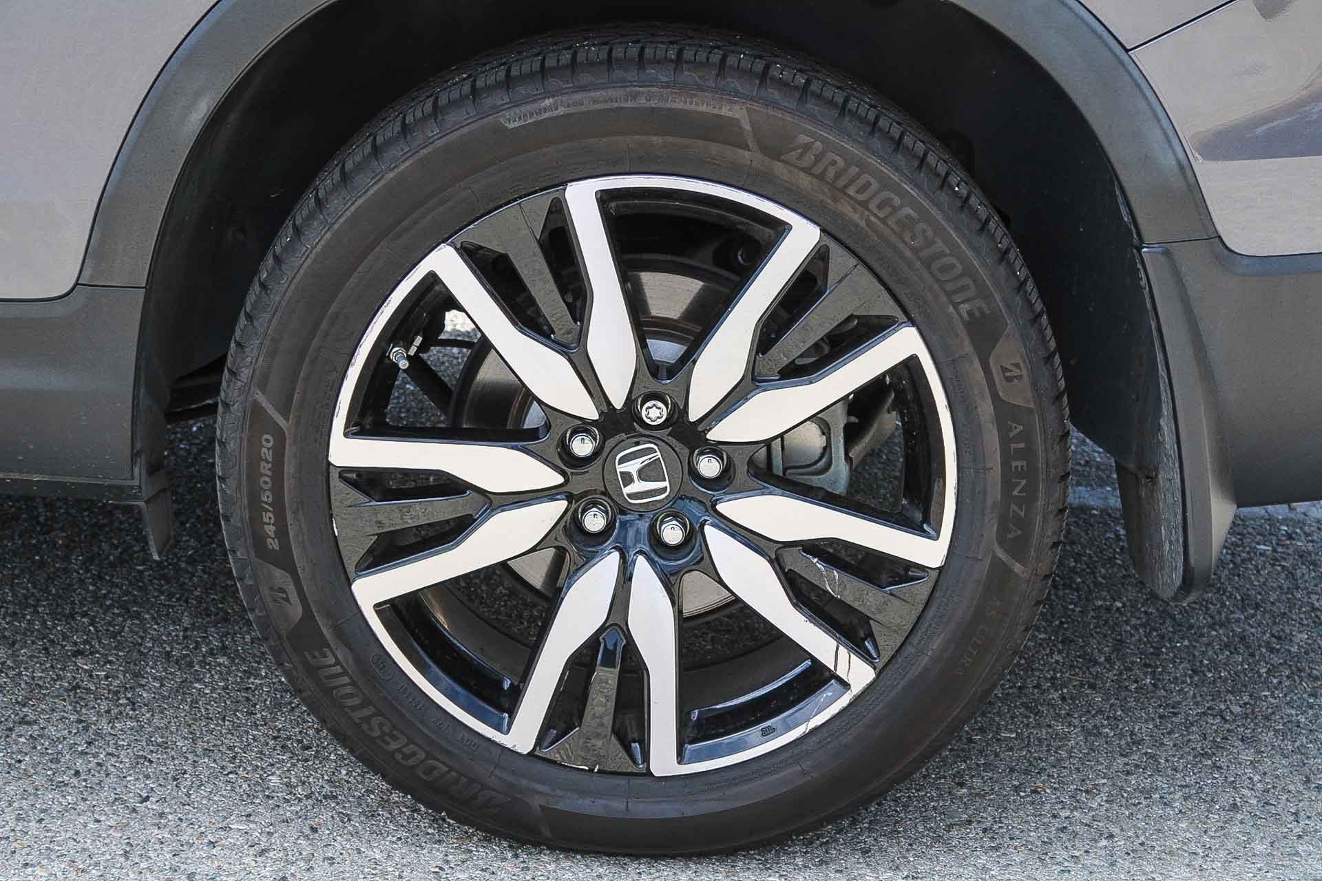 Certified Used 2022 Modern Steel Metallic Honda AWD ELITE image 39