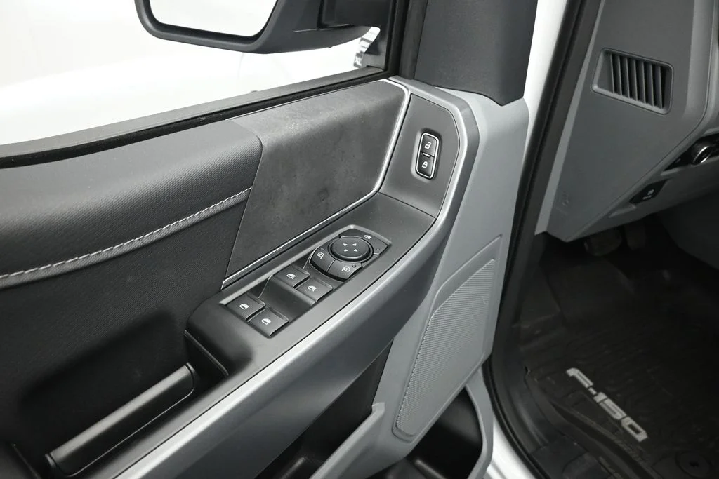 New 2026 Oxford White Ford XLT image 10
