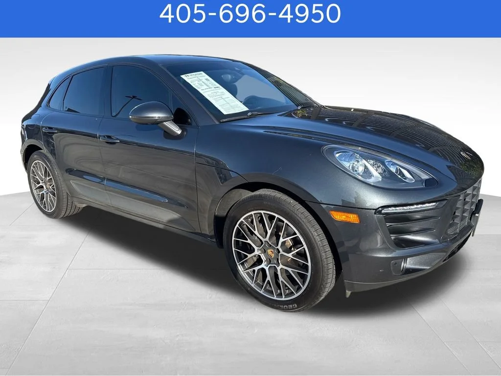 Pre-Owned 2018 Porsche Macan Base