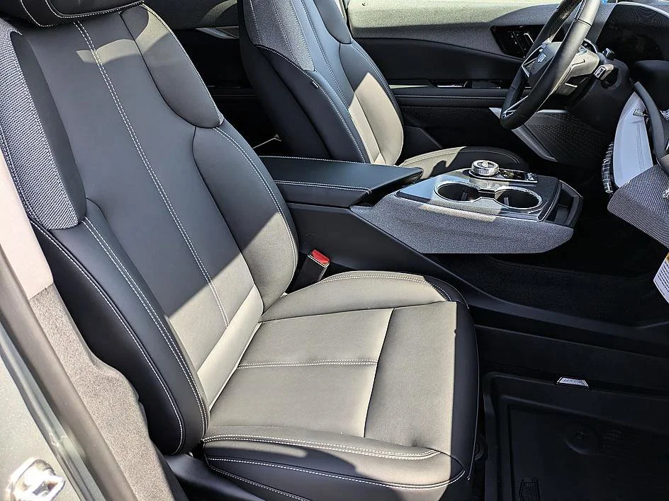 2026 Cadillac OPTIQ Sport - Photo 35