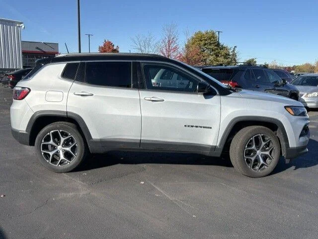 Used 2024 Silver Zynith Metallic Clearcoat Jeep Limited image 17