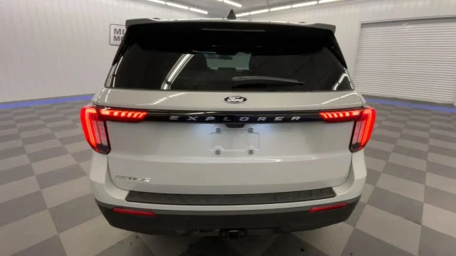 New 2027 Avalanche Gray Ford Active image 7