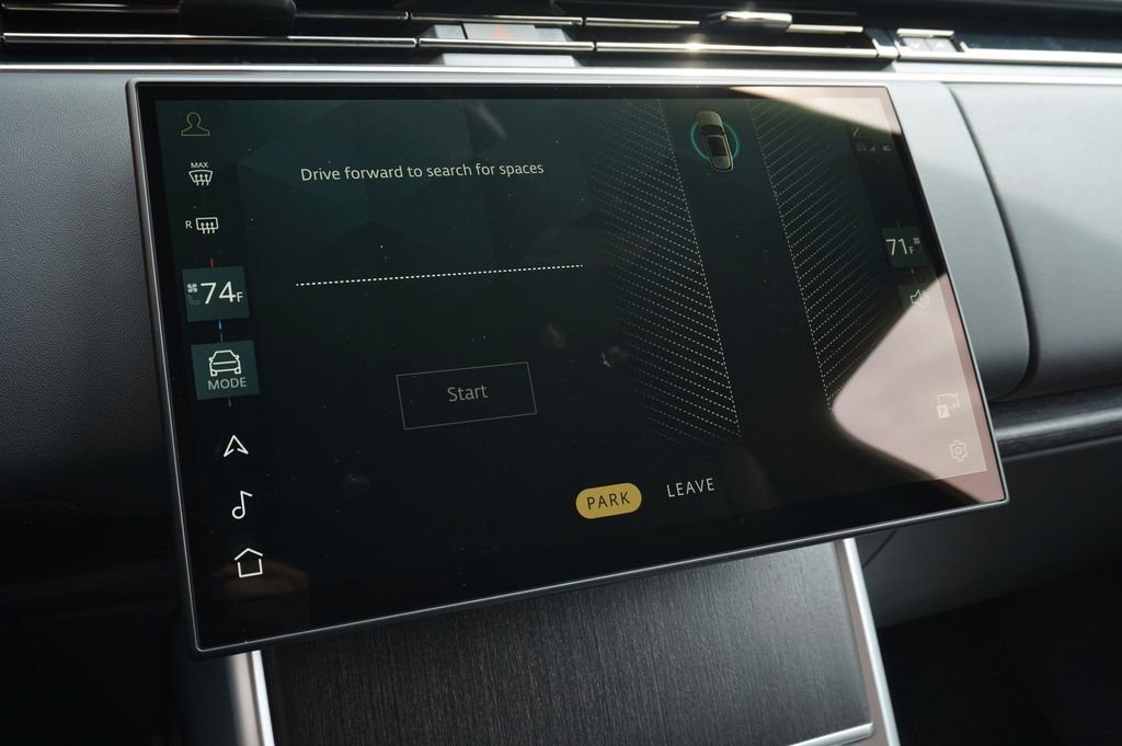New 2026 Carpathian Grey Land Rover SE image 23