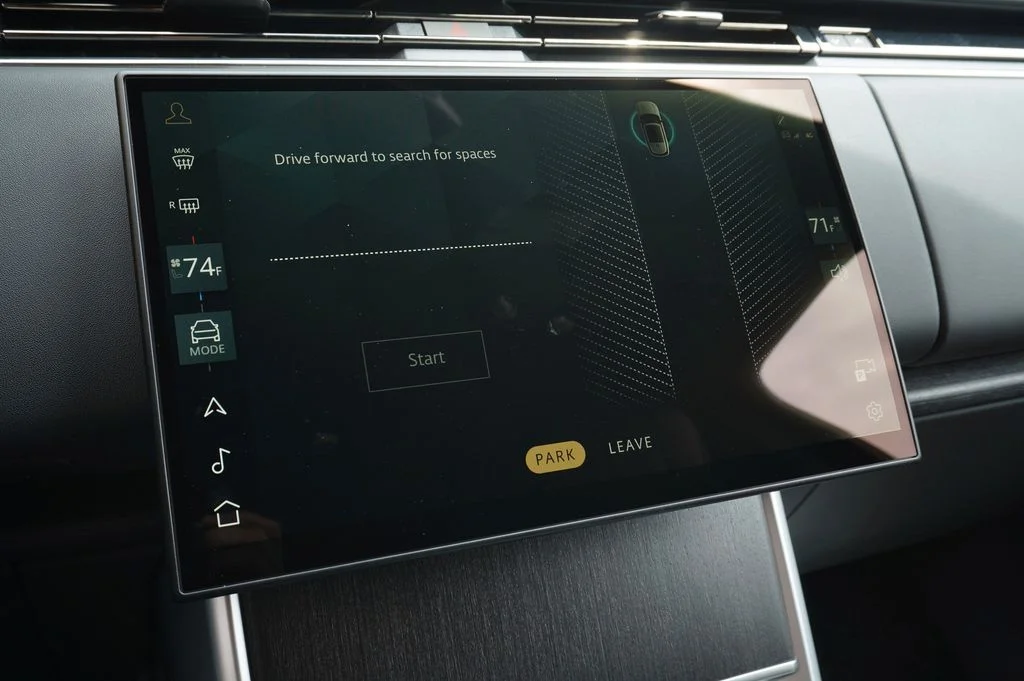 New 2026 Carpathian Grey Land Rover SE image 24