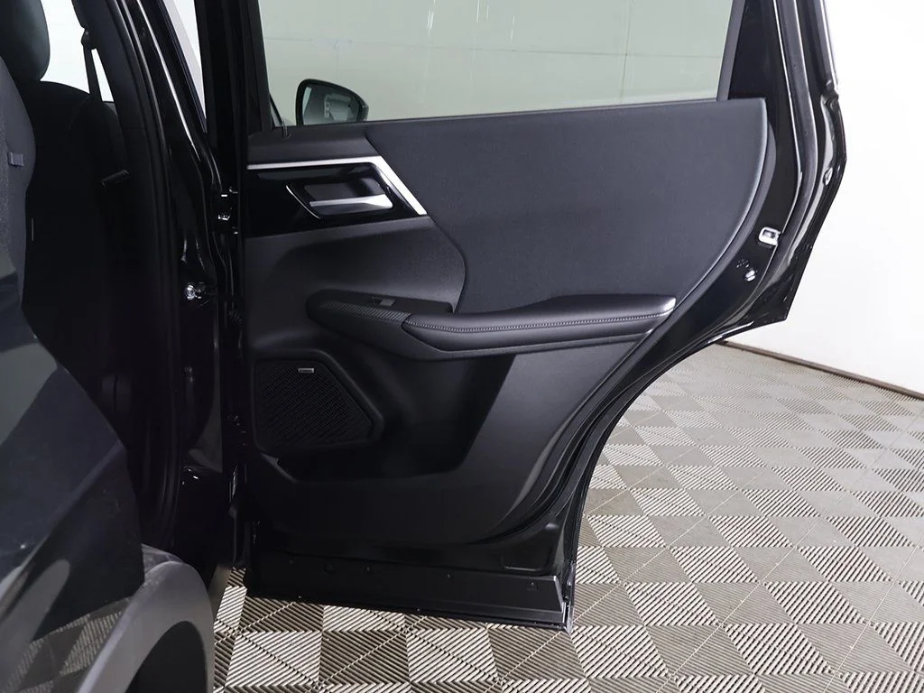 New 2026 Black Mitsubishi ES image 26