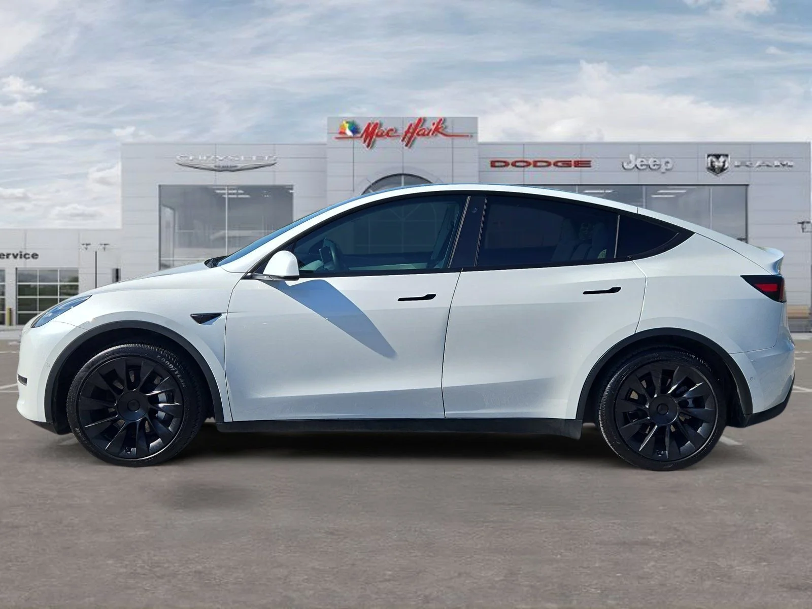Used 2021 Tesla Model Y Long Range with VIN 5YJYGAEE6MF216175 for sale in Georgetown, TX