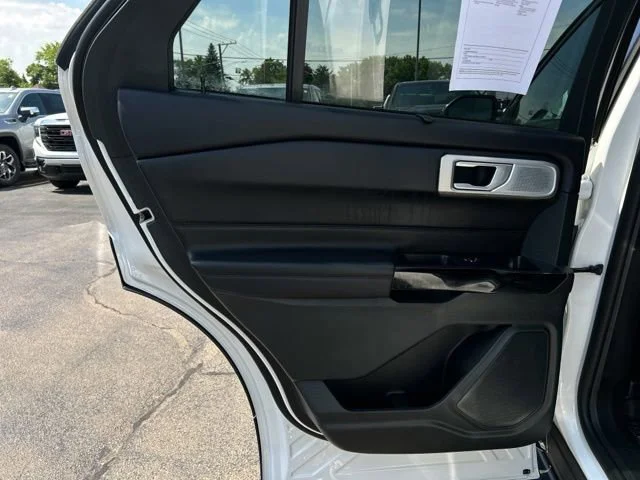 Used 2023 White Ford Platinum image 23