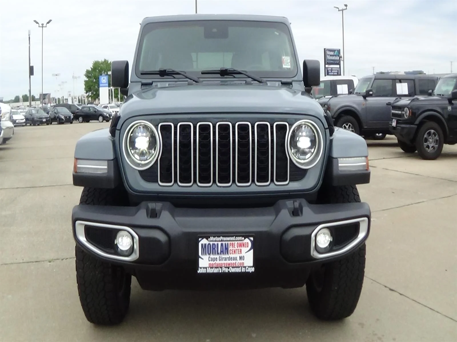 Certified Used 2024 Anvil Clear Coat (pds) Jeep Sahara image 3