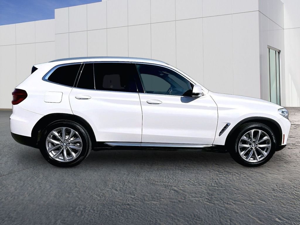 Used 2019 White BMW xDrive30i image 8