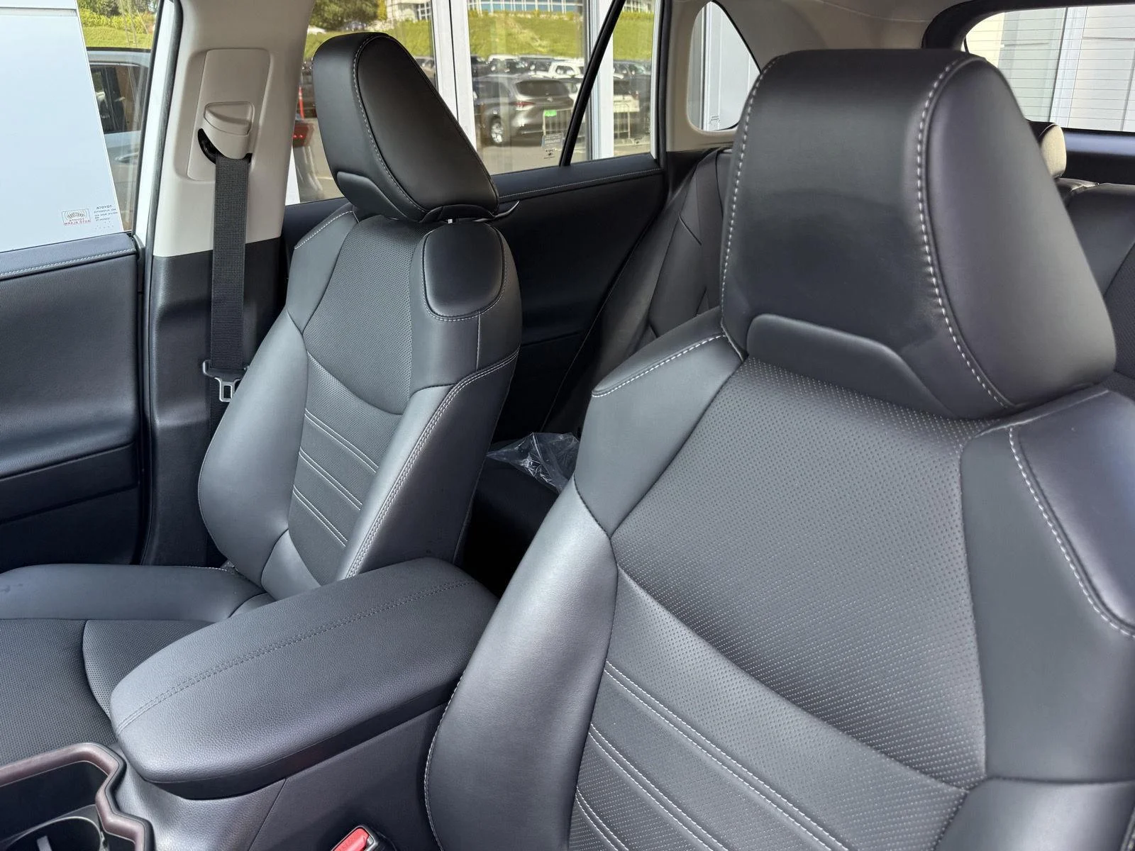 Used 2023 Wind Chill Pearl Toyota Limited image 13